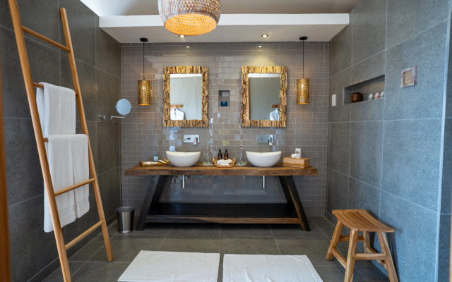 Neptune Serengeti Luxury Hotel