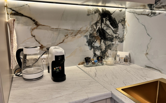 Апартаменты Акваделюкс с Бассейном у Моря