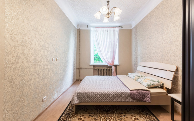 V Tsentre Goroda Oktyabryskiy Prospekt 29 Flat