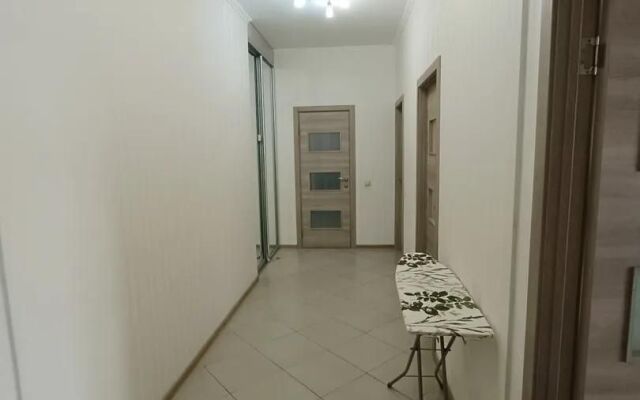 Na Ostrovskogo 67D Flat