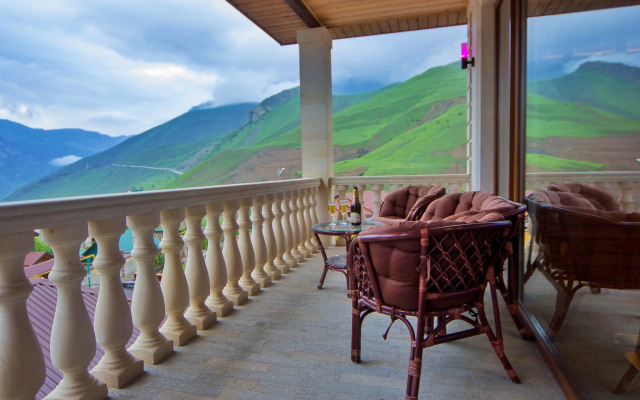 Частный Дом в Горах с Бассейном