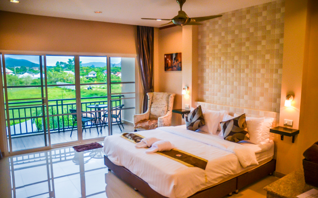 4 Palms Resort Hotel