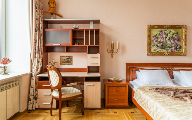 Bolshaya Konyushennaya 3 Apartments