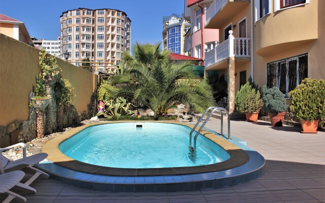 Golubaya Laguna Guest House