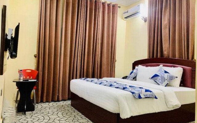 Ama Luxury Suites Hotel