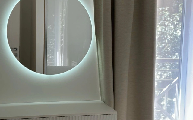 Sovremennaya V Tsentre Adlera Flat