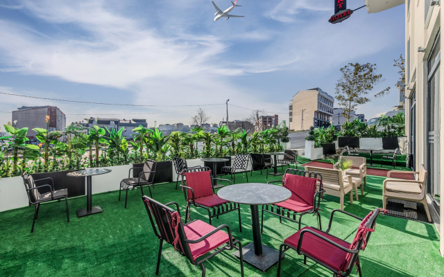 Отель Solin Airport Hotel