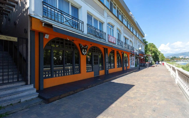 4.16 Studio Chaikovskogo Apartments