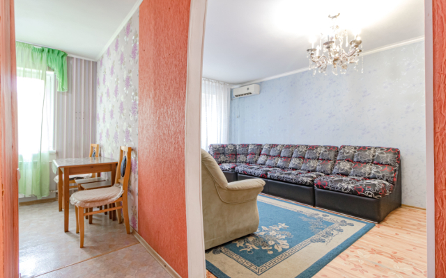 Chistaya Trekhkomnatnaya Flat