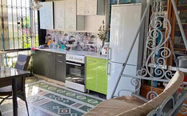 Liya Private House