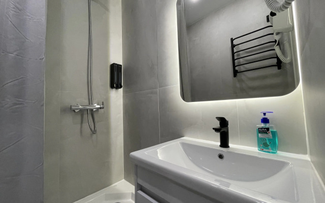 Апартаменты Студия Макси на Вокзальной Площади с Балконом