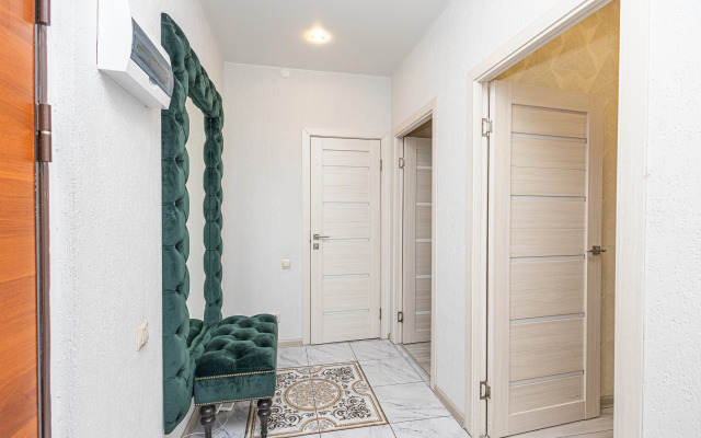 Квартира рядом с теннисным кортом и парком Сибирь House