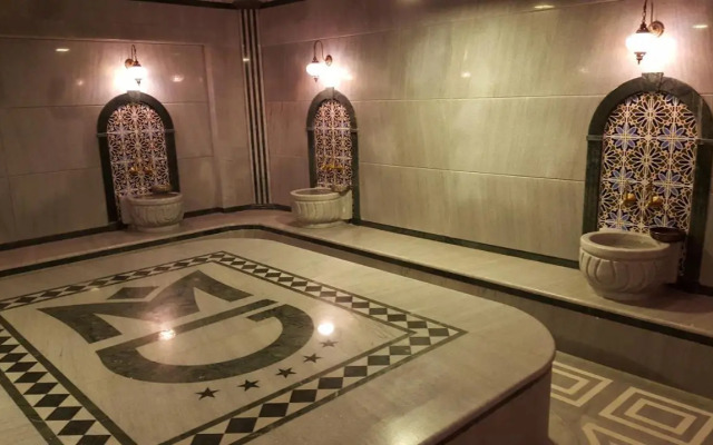 Grand Mir Hotel