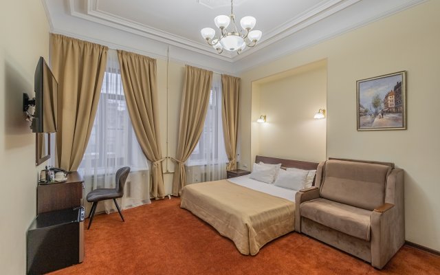 Solo in Nevsky Prospect Guest house