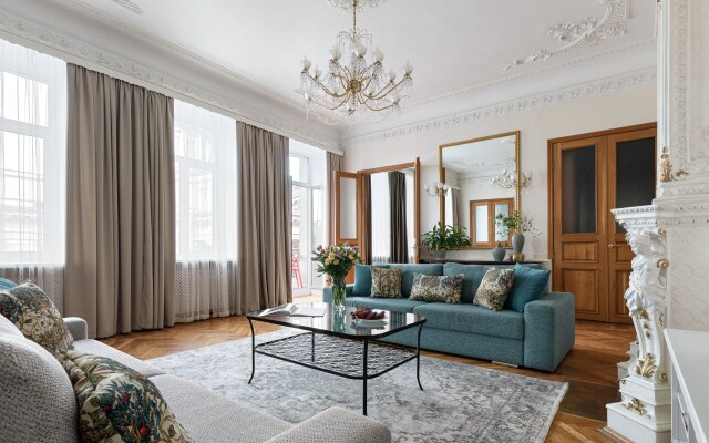 Апартаменты Minin Apartments с видом на Казанский собор 120 кв.м.