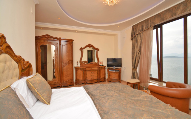 Blue Panorama Sevan Hotel