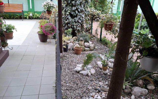 Veronika Guest house
