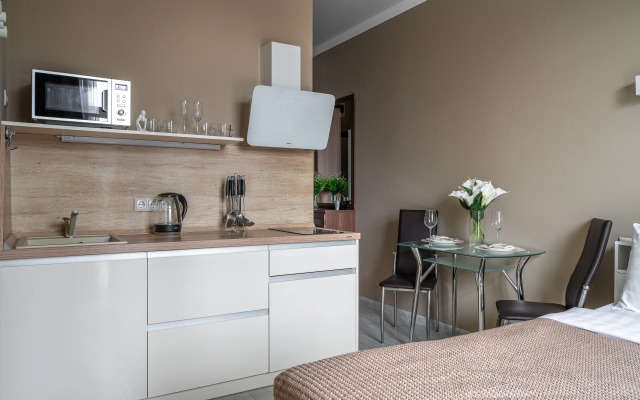 Red Art Light Rosen Apartments