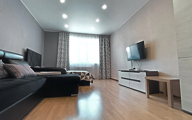 Квартира Серова 51/11