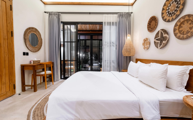 Hijau by EVDEkimi – Charming 2BR Escape with Pool, Outdoor Lounge, Lush Garden – Long Stay Extras Villa