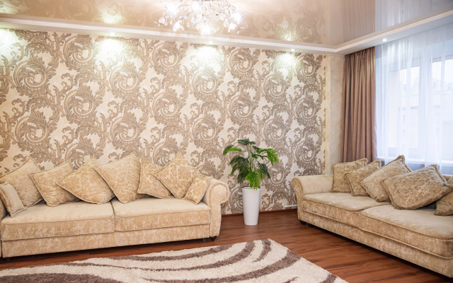 Trekhkomnatnaya v Tsentre ryadom s Galleria Minsk Flat