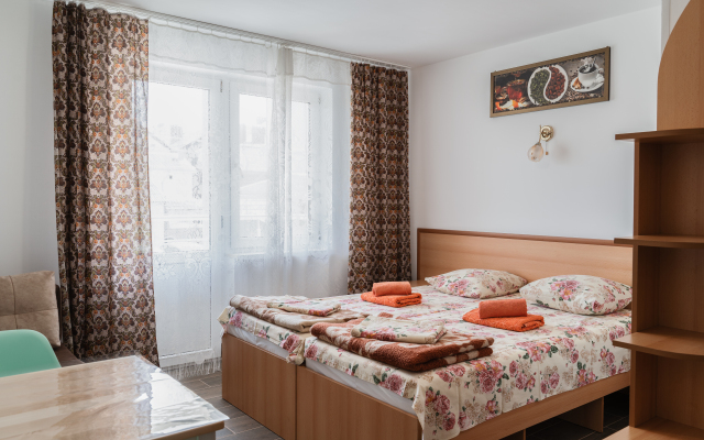 Yuzhny Guest House