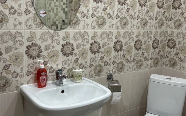 Dvukhurovnevaya Fermerskiy 2/1-60 Flat