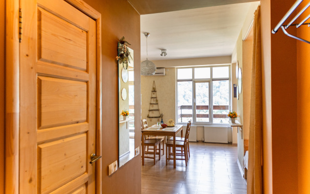 Semeynye S Vidom Na Gory Apartments