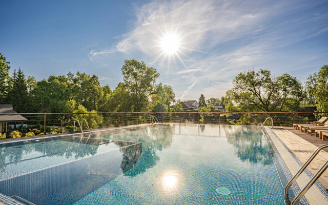 Russian Seasons Selo Vyatskoe Hotels 4*