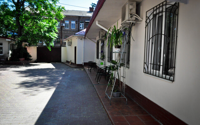 Old Courtyard Hostel