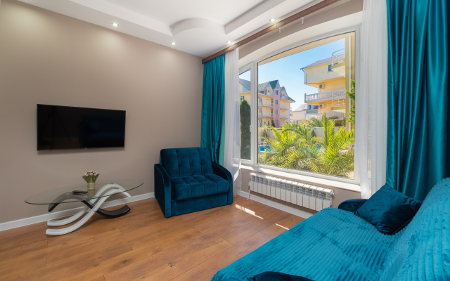 U Morya S Basseinom V ZhK Solnechniy apt 14 Apartments