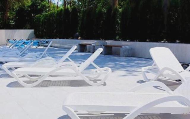 Apartment 24 with pool view
