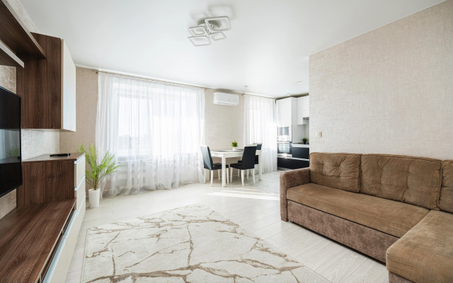 Vozle ZhD vokzala Flat