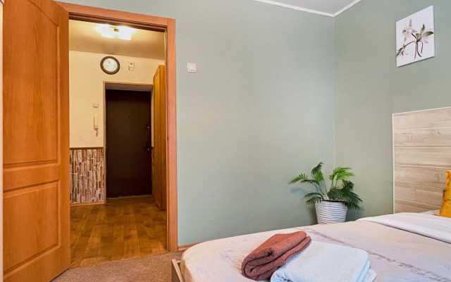 Апартаменты Двухкомнатная квартира с раздельными комнатами и балконом