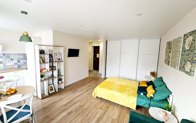 Na Ulitse Melnikayte 90A Flat