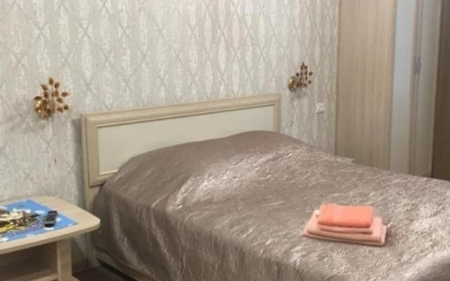 Na Bulvare Rybatskoy Slavy Flat