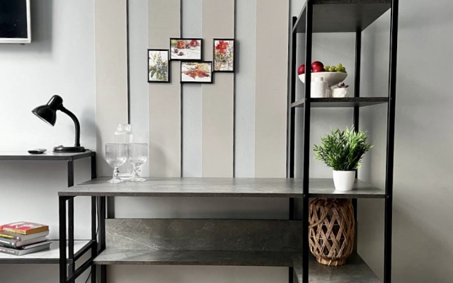 U Metro Nagornaya Flat
