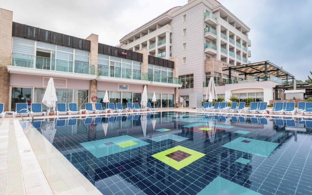 Sealife Buket Resort & Beach Hotel – All Inclusive