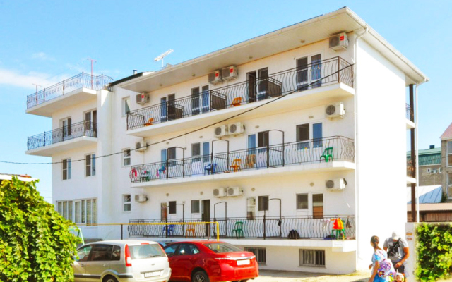 Spiros Guest House