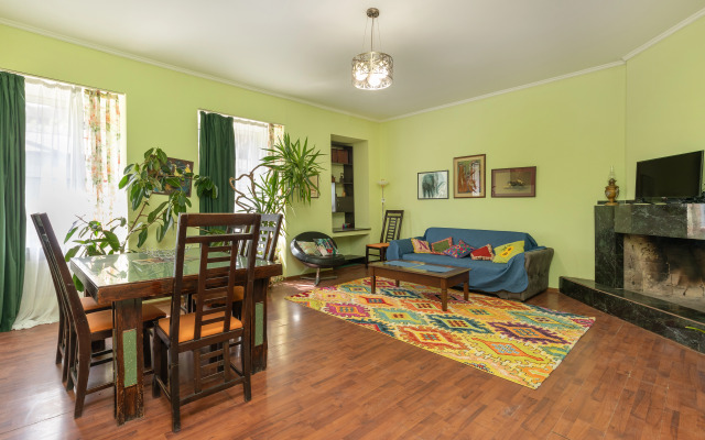 Апартаменты Charming home at Old-town Puri Square