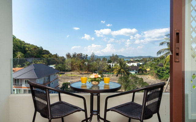 Aristo Beach Resort condo by Roominger Hotel