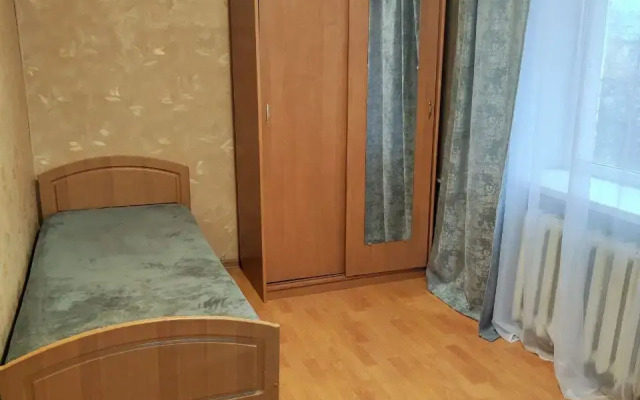 Апартаменты Двухкомнатная квартира рядом с ЖД вокзалом