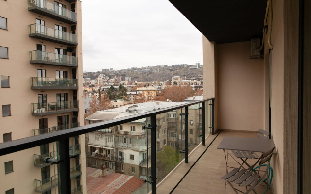 V Komplekse s Chastnoy Parkovkoy Apartments