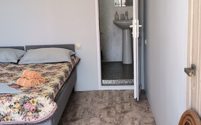 Na Beregu Guest House