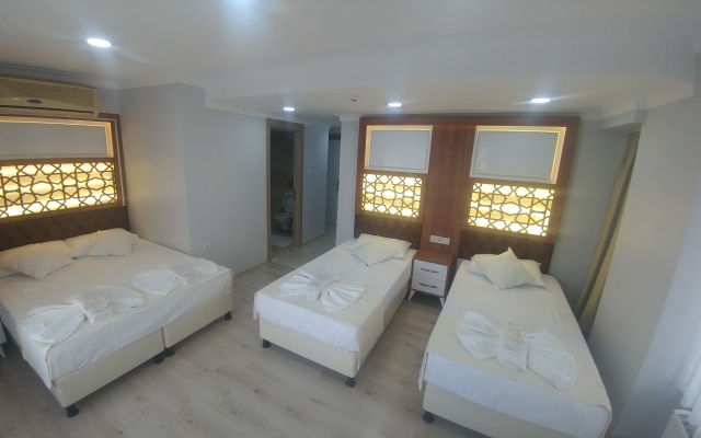 Grand Liza Hotel