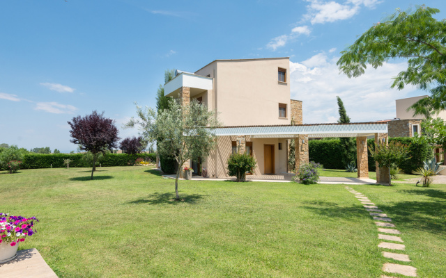 Belus Luxury Sani Villa