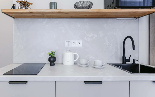 Апартаменты студия на Новоостаповской 20