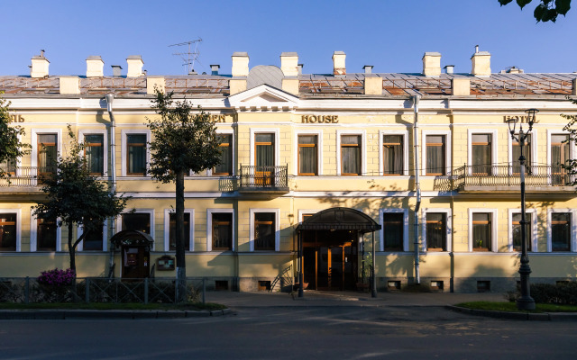 Golden Hotel