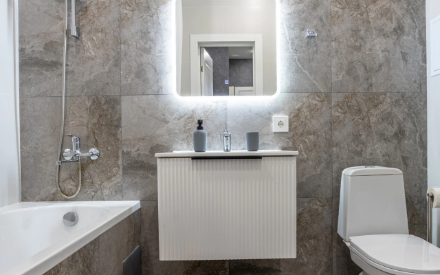 Квартира просторная евродвушка с большой кроватью и удобным диваном