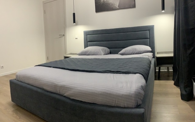 Na Ulitse Polevaya 117/3 Flat